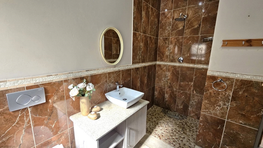 To Let 2 Bedroom Property for Rent in Melodie North West